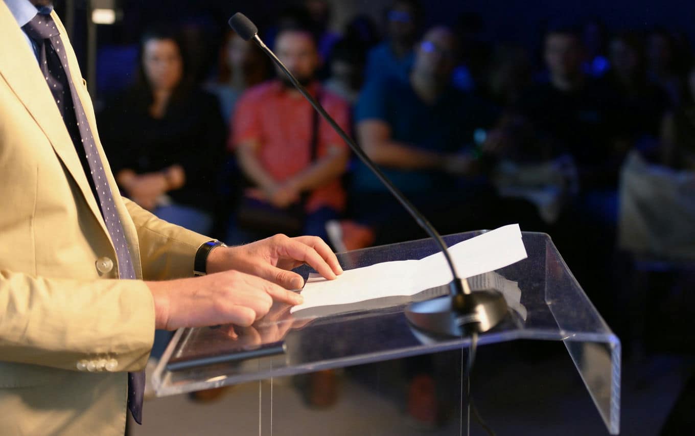 mównica konferencyjna